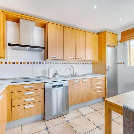 3068 Luxury Family Townhouse In Elviria,