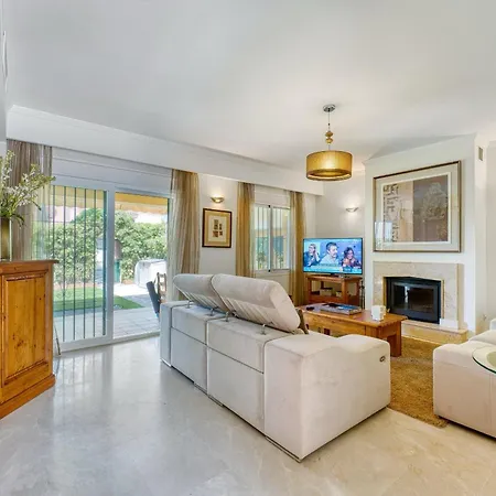 3068 Luxury Family Townhouse In Elviria, *