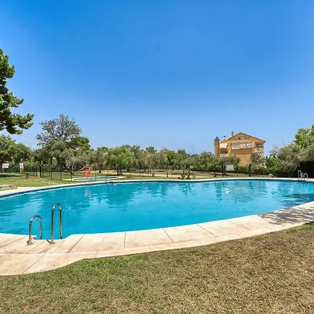 3068 Luxury Family Townhouse In Elviria, Prázdninový dům