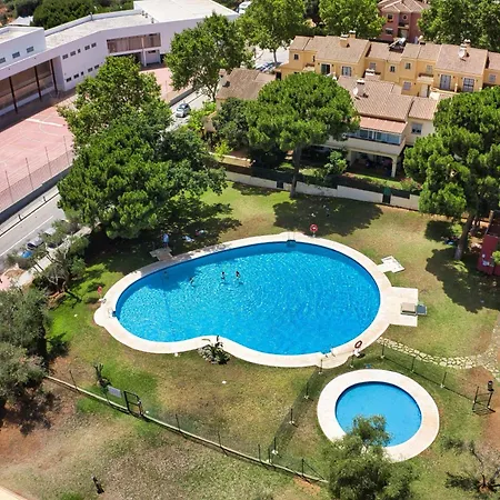Дом отдыха 3068 Luxury Family Townhouse In Elviria,