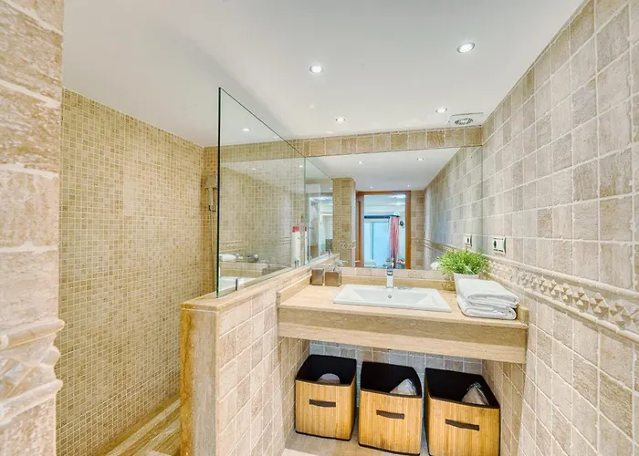 3068 Luxury Family Townhouse In Elviria, * Marbella