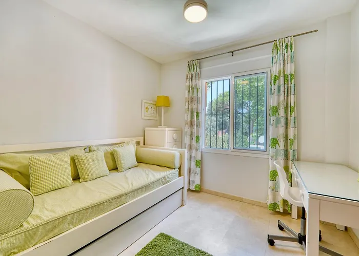 Prázdninový dům 3068 Luxury Family Townhouse In Elviria, Marbella