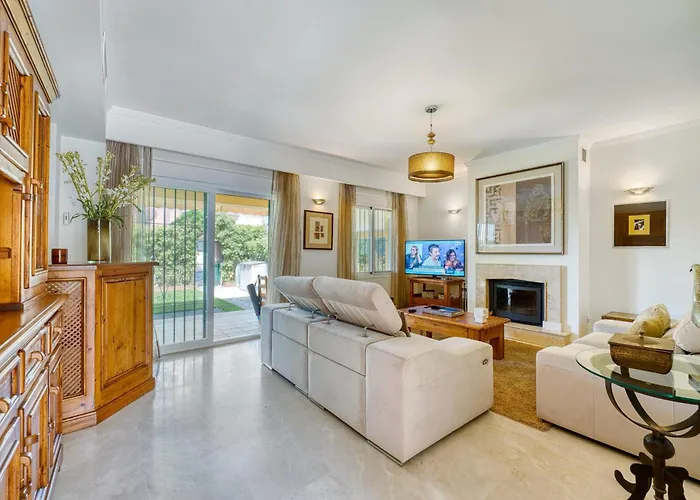 3068 Luxury Family Townhouse In Elviria, *
